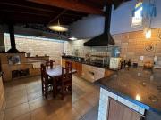 Casa com 4 dormitórios à venda, 575 m² por R$...