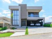 Casa com 4 dormitórios à venda, 580 m² por R$...