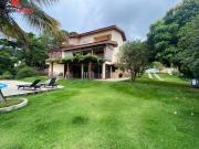 Casa com 4 dormitórios à venda, 587 m² por R$...