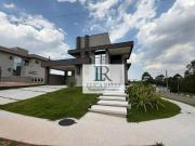 Casa com 4 dormitórios à venda, 587 m² por R$...