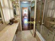Casa com 4 dormitórios à venda, 590 m² por R$...