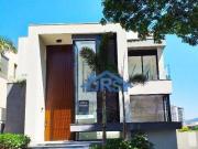 Casa com 4 dormitórios à venda, 599 m² por R$...