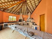 Casa com 4 dormitórios à venda, 599 m² por R$...
