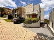 Casa com 4 dormitórios à venda, 600 m² por R$...