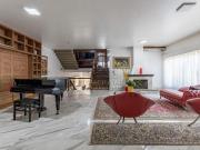 Casa com 4 dormitórios à venda, 600 m² por R$...