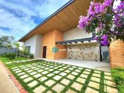 Casa com 4 dormitórios à venda, 600 m² por R$...