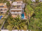 Casa com 4 dormitórios à venda, 600 m² por R$...