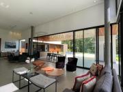 Casa com 4 dormitórios à venda, 600 m² por R$...