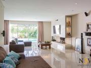 Casa com 4 dormitórios à venda, 601 m² por R$...