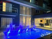 Casa com 4 dormitórios à venda, 620 m² por R$...