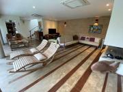 Casa com 4 dormitórios à venda, 630 m² por R$...