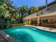 Casa com 4 dormitórios à venda, 641 m² por R$...