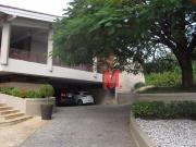 Casa com 4 dormitórios à venda, 643 m² por R$...