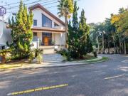 Casa com 4 dormitórios à venda, 663 m² por R$...