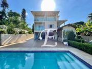 Casa com 4 dormitórios à venda, 683 m² por R$...