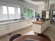 Casa com 4 dormitórios à venda, 698 m² por R$...