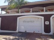 Casa com 4 dormitórios à venda, 700 m² por R$...