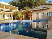 Casa com 4 dormitórios à venda, 709 m² por R$...