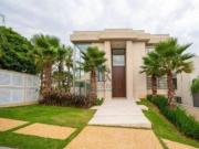 Casa com 4 dormitórios à venda, 738 m² por R$...