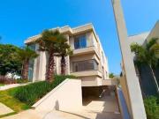 Casa com 4 dormitórios à venda, 744 m² por R$...