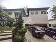 Casa com 4 dormitórios à venda, 617 m² por R$...