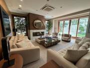 Casa com 4 dormitórios à venda, 778 m² por R$...