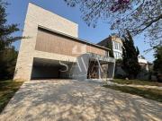 Casa com 4 dormitórios à venda, 807 m² por R$...