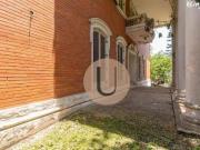 Casa com 4 dormitórios à venda, 842 m² por R$...