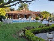 Casa com 4 dormitórios à venda, 974 m² por R$...