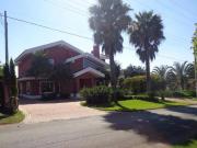Casa com 4 dormitórios à venda por R$ 2.810.000,00...