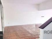 Casa com 4 dormitórios e 2 vagas para alugar