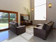 Casa com 4 dormitórios e 5 vagas no Teresópolis