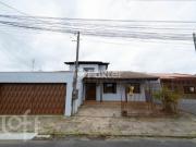Casa com 4 dormitórios em Cachoeirinha