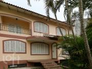 Casa com 4 dormitórios em Canoas