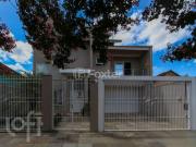 Casa com 4 dormitórios em Canoas