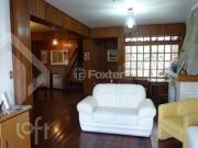 Casa com 4 dormitórios em Canoas