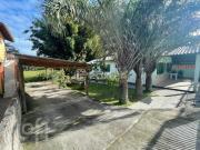 Casa com 4 dormitórios em Palhoça