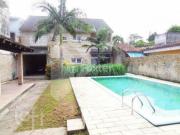 Casa com 4 dormitórios em Porto Alegre