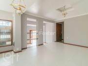Casa com 4 dormitórios em Porto Alegre