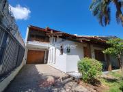 Casa com 4 dormitórios em Porto Alegre
