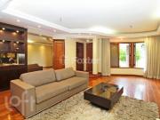 Casa com 4 dormitórios em Porto Alegre
