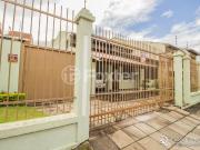 Casa com 4 dormitórios em Porto Alegre Casa com 4 dormitórios em Porto Alegre
