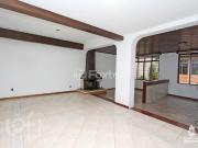 Casa com 4 dormitórios em Porto Alegre