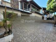 Casa com 4 dormitórios em Porto Alegre