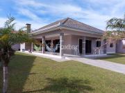 Casa com 4 dormitórios em Tramandaí