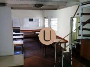 Casa com 4 dormitórios para alugar, 230 m² por R$...