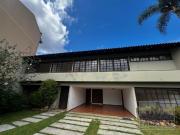 Casa com 4 dormitórios para alugar, 300 m² por R$...