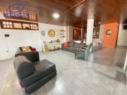 Casa com 4 dormitÃ³rios para alugar, 428 mÂ² por R$...