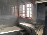 Casa com 4 dormitórios, sendo 2 suítes, 4 vagas para...