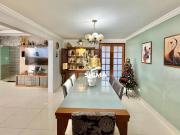 Casa com 6 dormitórios sendo 2 suítes à venda, 300 m²...